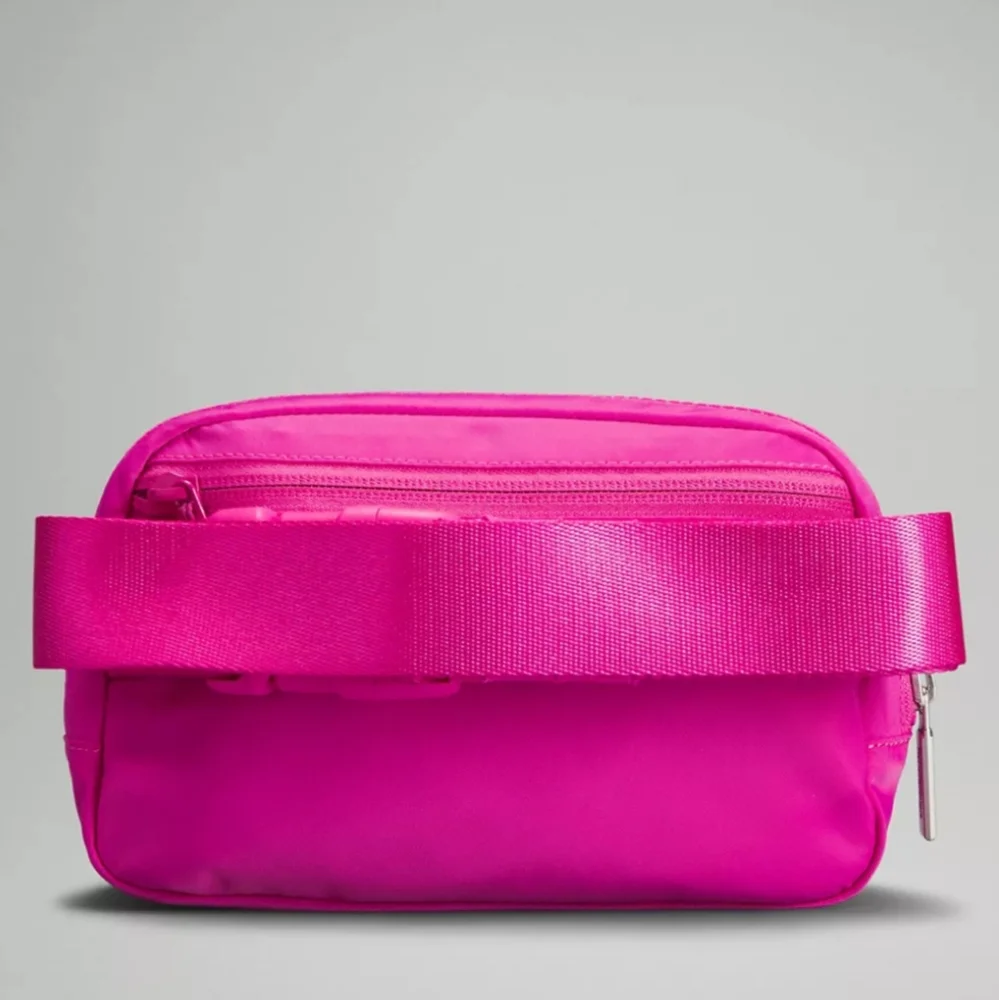 NWT Lululemon Everywhere Belt Bag 1L - Picture 3 of 9